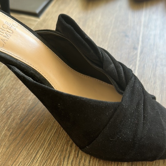 Vince Camuto- Black Heels- size 7.5 - Picture 4 of 7